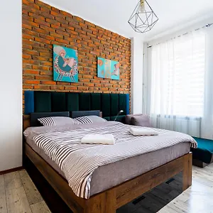 https://flat-at-powisle-great-location.warsawhotelspoland.com